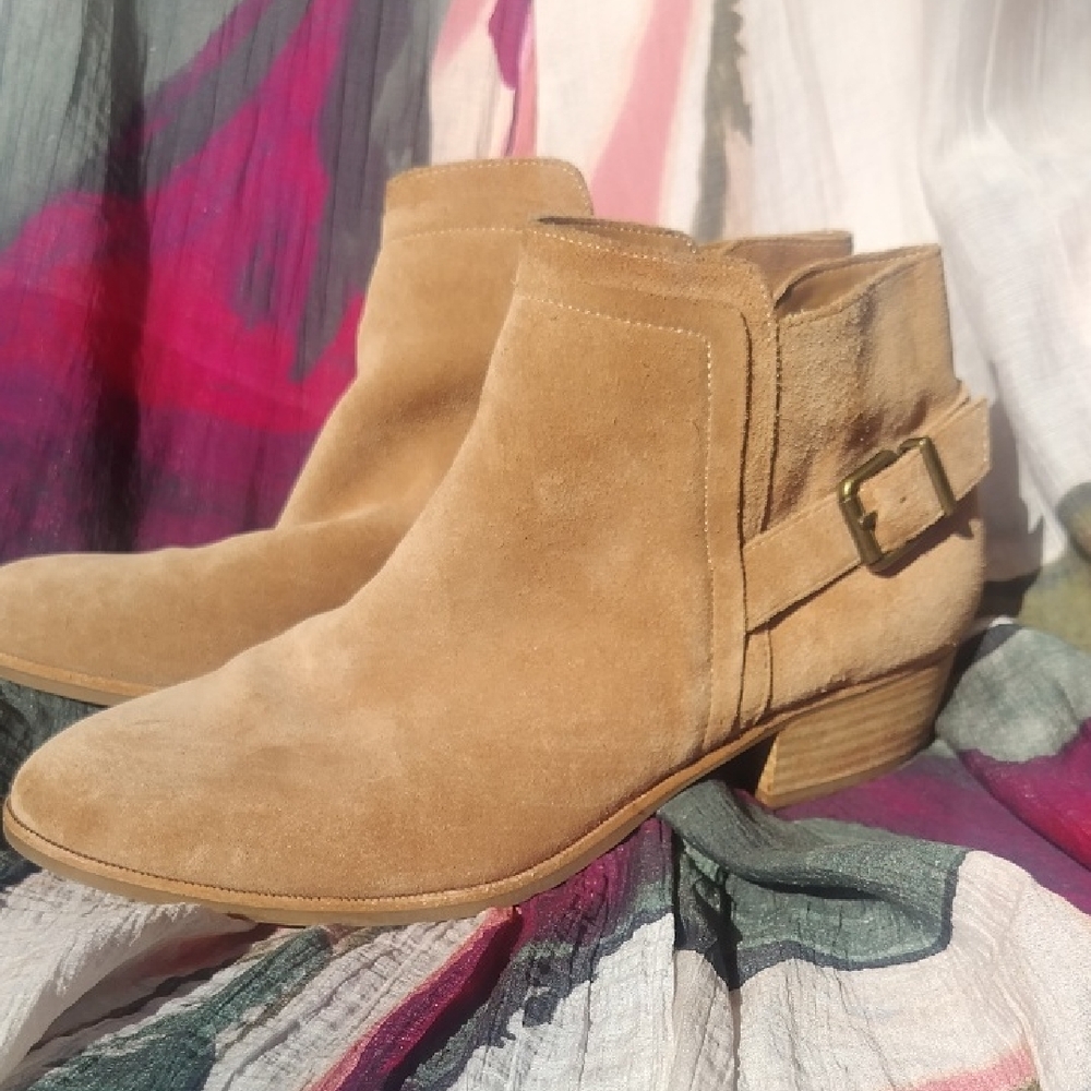 Gianni Bini Soft Camel Suede Ankle Boots 8.5